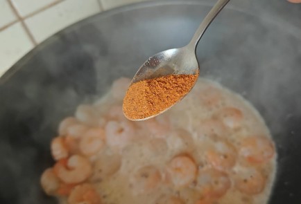 Фото шага рецепта Легкий салат с креветками 189917 шаг 5  