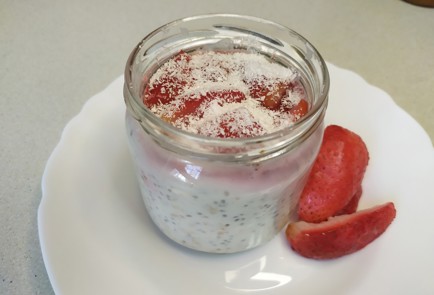 Фото шага рецепта Ленивая овсянка с клубникой 191203 шаг 9