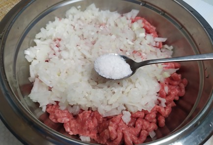 Фото шага рецепта Ленивые чебуреки 190143 шаг 3  