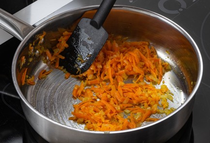 Фото шага рецепта Ленивые голубцы с фаршем и рисом 174507 шаг 6  