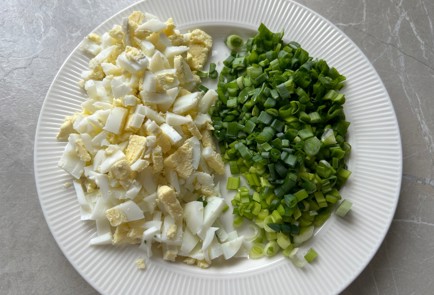 Фото шага рецепта Ленивые пирожки с яйцом и луком 176019 шаг 7  