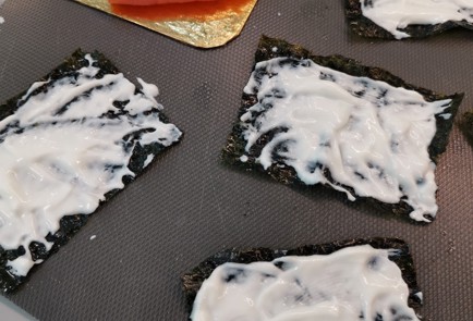 Фото шага рецепта Ленивые роллы без риса 174417 шаг 4