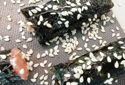 Фото шага рецепта Ленивые роллы без риса 174417 шаг 8