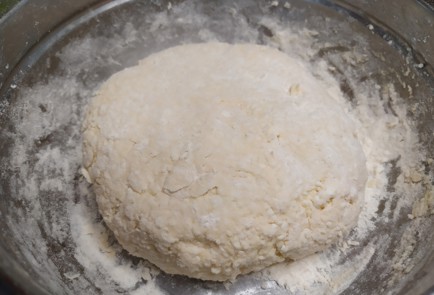 Фото шага рецепта Ленивые вареники с топпингом из клубники 188886 шаг 7  