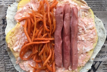 Фото шага рецепта Лепешка с начинкой в стиле шаурмы 136878 шаг 4