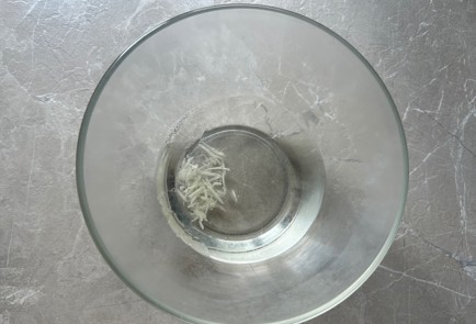 Фото шага рецепта Лепешки с чесноком 189808 шаг 3