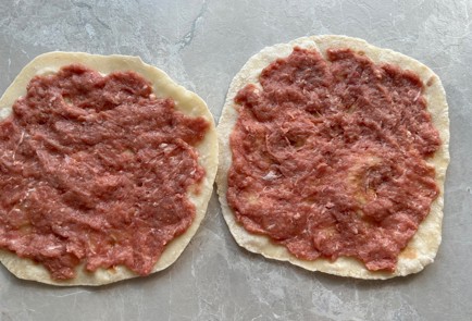 Фото шага рецепта Лепешки с фаршем 189805 шаг 5  