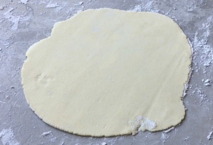 Фото шага рецепта Лепешки с начинкой 174354 шаг 4  