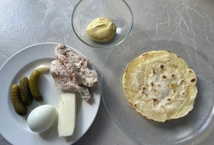 Фото шага рецепта Лепешки с начинкой 189383 шаг 1  