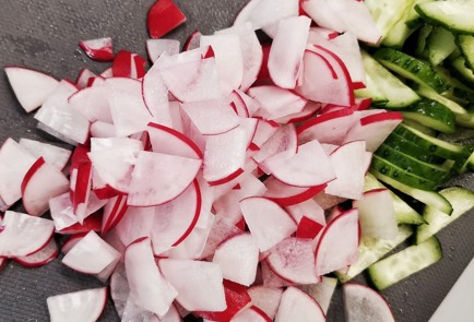 Фото шага рецепта Летний витаминный салат 153086 шаг 3  