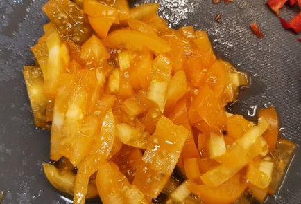 Фото шага рецепта Летний витаминный салат 153086 шаг 5  