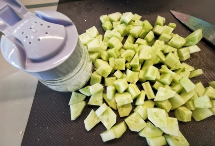 Фото шага рецепта Летний прованский салат 140031 шаг 7  