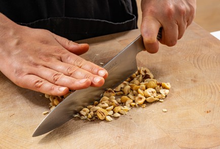 Фото шага рецепта Летний салат с абрикосами и голубым сыром 186536 шаг 6  