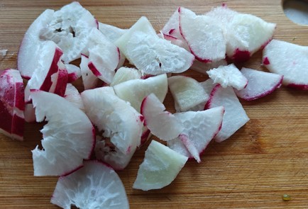 Фото шага рецепта Летний салат с брынзой 189897 шаг 4  