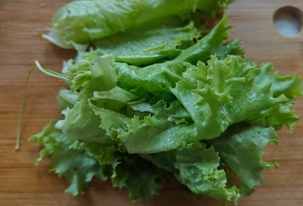 Фото шага рецепта Летний салат с брынзой 189897 шаг 5  