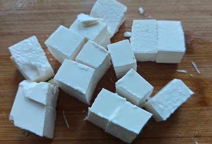 Фото шага рецепта Летний салат с брынзой 189897 шаг 8  