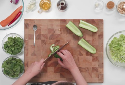 Фото шага рецепта Летний салат с курицей повьетнамски 186426 шаг 5  