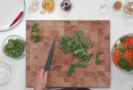 Фото шага рецепта Летний салат с курицей повьетнамски 186426 шаг 7  