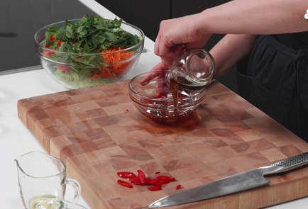 Фото шага рецепта Летний салат с курицей повьетнамски 186426 шаг 9  