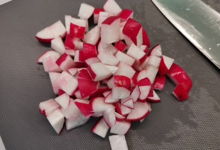 Фото шага рецепта Летний салат 189488 шаг 2  