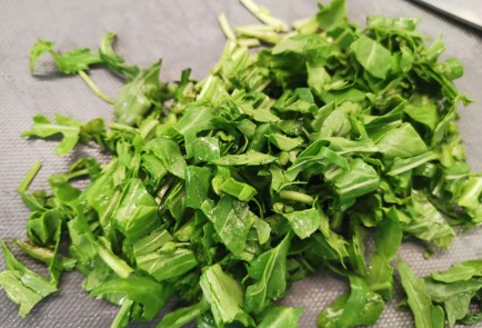 Фото шага рецепта Летний салат 189488 шаг 3  