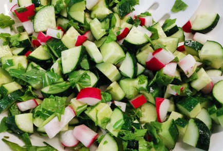 Фото шага рецепта Летний салат 189488 шаг 6  