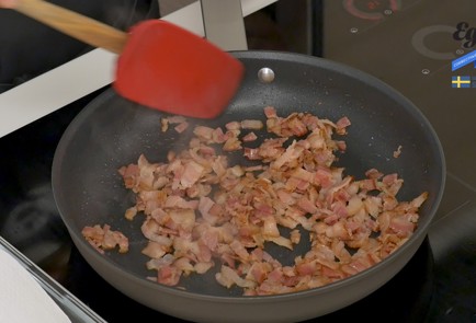 Фото шага рецепта Запеченная курица с арахисом Летящий Якоб 136794 шаг 2  