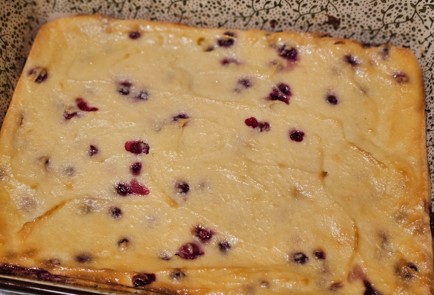 Фото шага рецепта Лимонная запеканка с брусникой 175302 шаг 10  