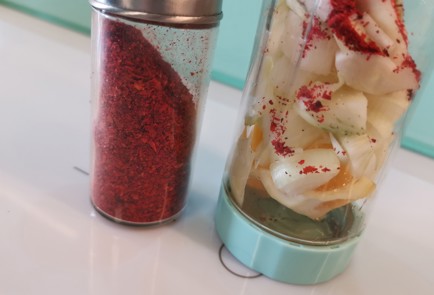 Фото шага рецепта Лимоннолуковая курица в духовке 186399 шаг 5  