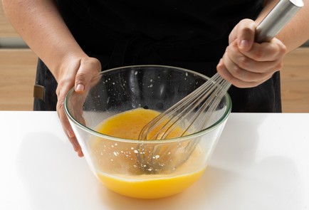 Фото шага рецепта Лимонные брусочки 139840 шаг 4  