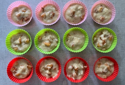 Фото шага рецепта Лимонные маффины с абрикосом 189749 шаг 9  