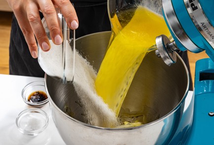 Фото шага рецепта Лимонные пирожные с лавандой 186654 шаг 4  