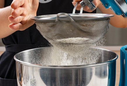 Фото шага рецепта Лимонные пирожные с лавандой 186654 шаг 9  