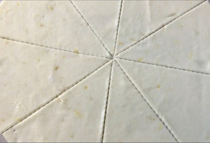 Фото шага рецепта Лимонные рогалики 174334 шаг 9  