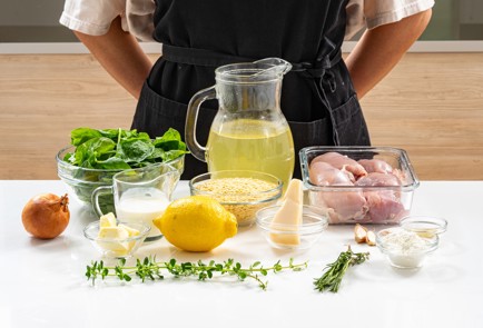 Фото шага рецепта Лимонный цыпленок с орзо 186455 шаг 1