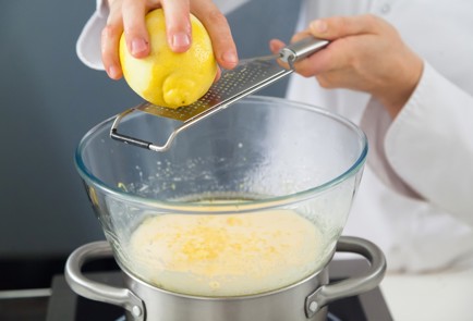 Фото шага рецепта Лимонный курд 80370 шаг 2  