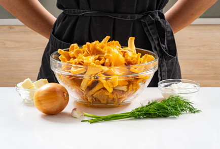 Фото шага рецепта Лисички на сковороде 190297 шаг 1  