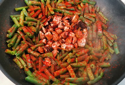 Фото шага рецепта Лобио с грибами 174166 шаг 6  