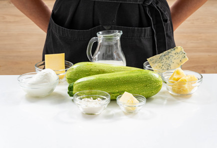 Фото шага рецепта Лодочки из кабачков Четыре сыра 189598 шаг 1  