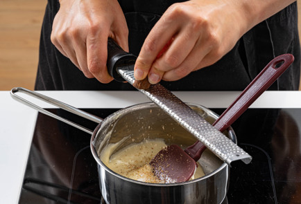 Фото шага рецепта Лодочки из кабачков Четыре сыра 189598 шаг 7  