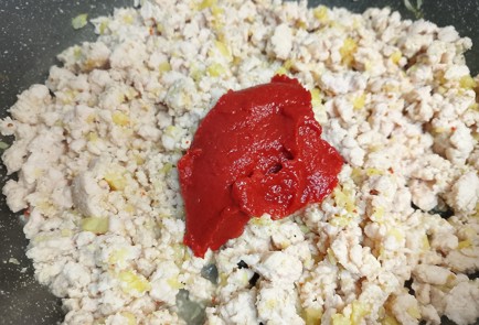 Фото шага рецепта Лодочки из кабачков с куриным фаршем 191429 шаг 7  