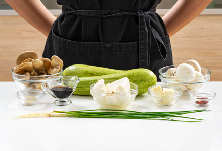 Фото шага рецепта Лодочки из кабачков с тофу и грибами 189599 шаг 1  