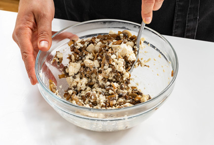 Фото шага рецепта Лодочки из кабачков с тофу и грибами 189599 шаг 7  