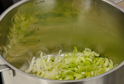 Фото шага рецепта Финский рыбный суп лохикейтто 92772 шаг 1  