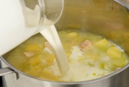 Фото шага рецепта Финский рыбный суп лохикейтто 92772 шаг 8  