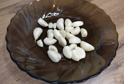 Фото шага рецепта Лопатка запеченная с чесноком и тимьяном 189146 шаг 6  