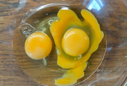 Фото шага рецепта Лоранский пирог на слоеном тесте с курицей и грибами 189265 шаг 14  