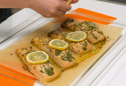 Фото шага рецепта Лосось в духовке 140706 шаг 8  