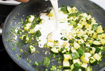 Фото шага рецепта Лосось в кунжуте на подушке из цукини 30209 шаг 7  