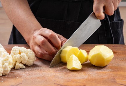 Фото шага рецепта Лосось сувид с пюре из цветной капусты и картофеля 187087 шаг 3  